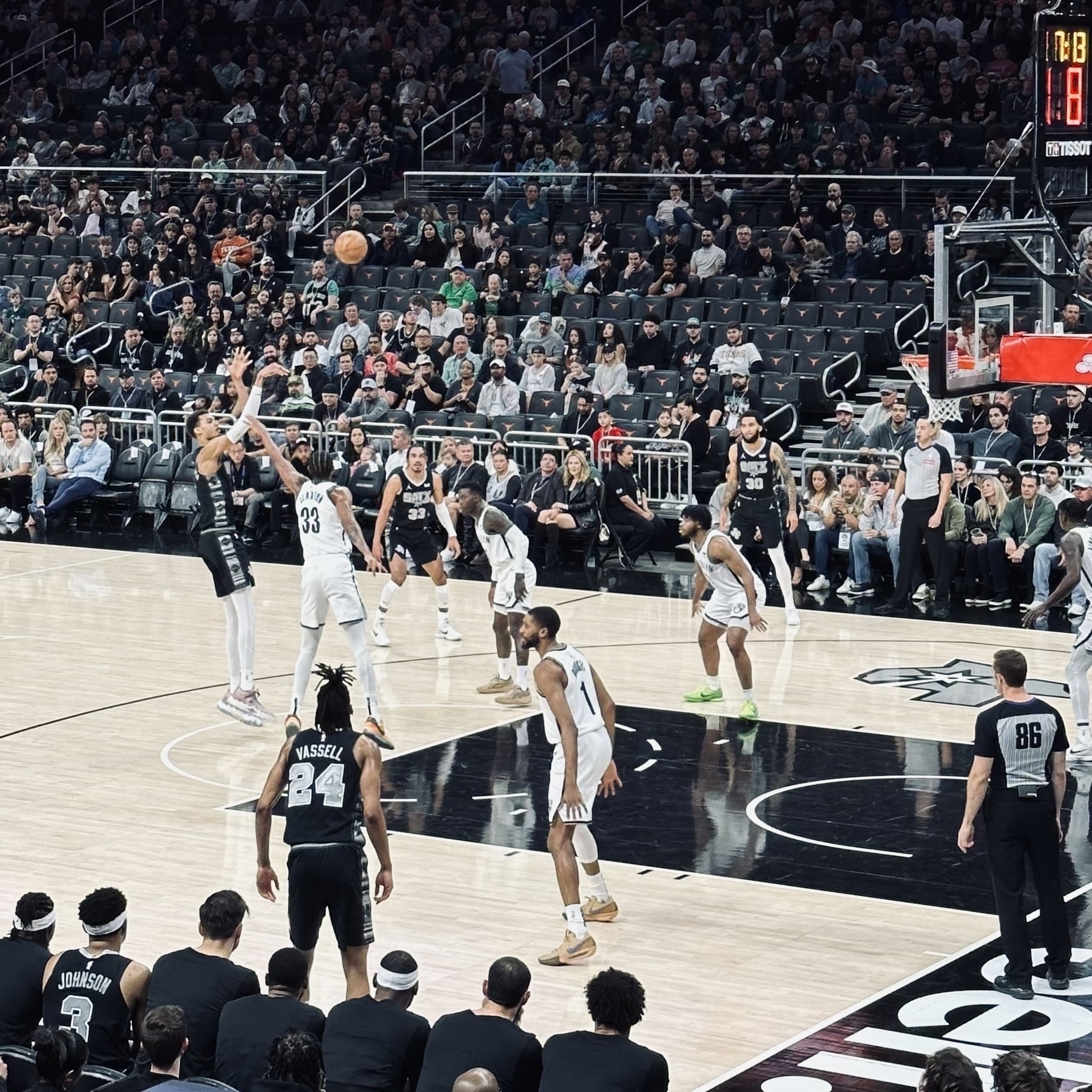 Victor shooting over the Brooklyn Nets.