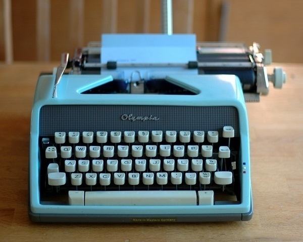 A 1961 Olympia SM7 tyepwriter.