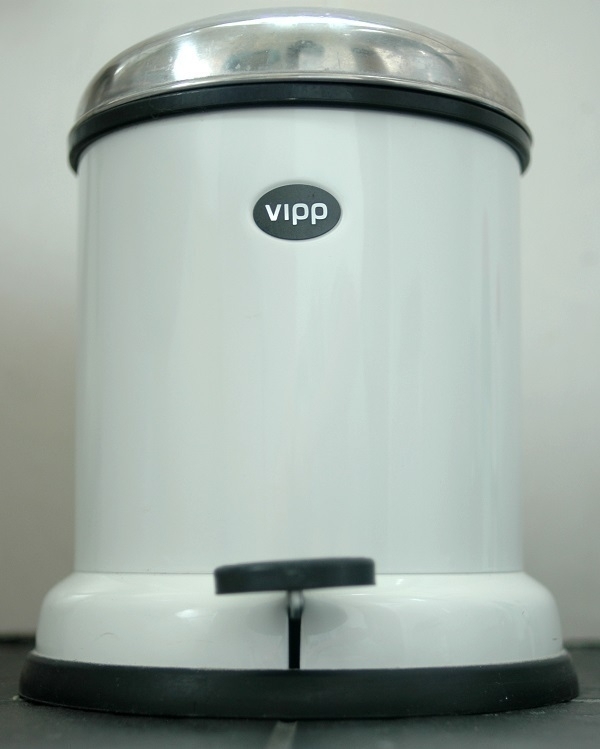 A Vipp 13 pedal bin.