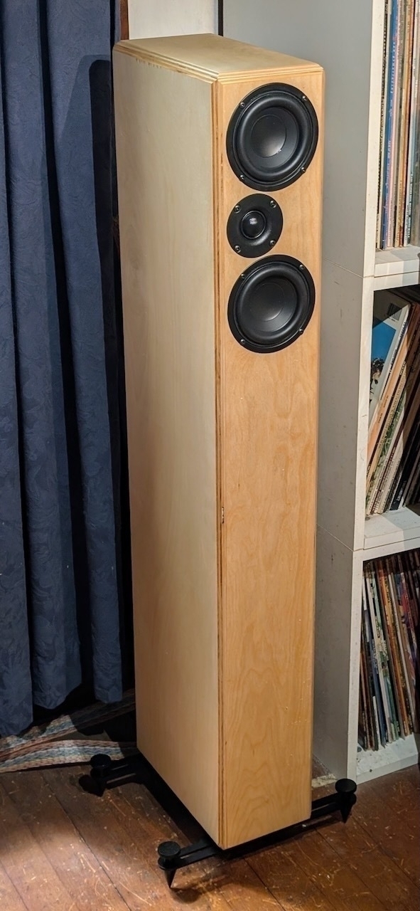 Neil Blanchard Desings 4t4 speaker