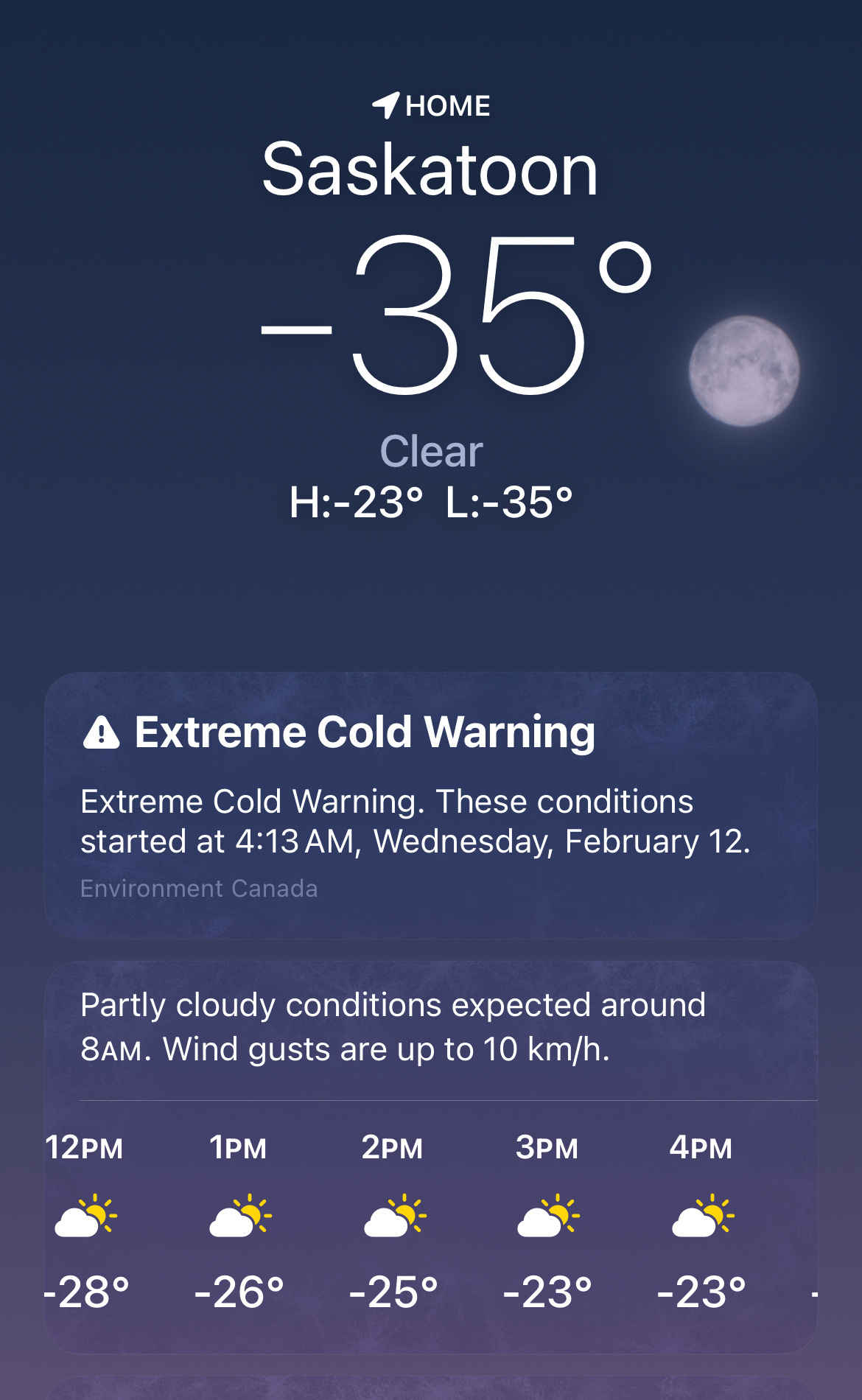 A weather app screenshot shows Saskatoon with a temperature of -35°C, extreme cold warning, and partly cloudy conditions with varying temperatures from -28°C to -23°C.