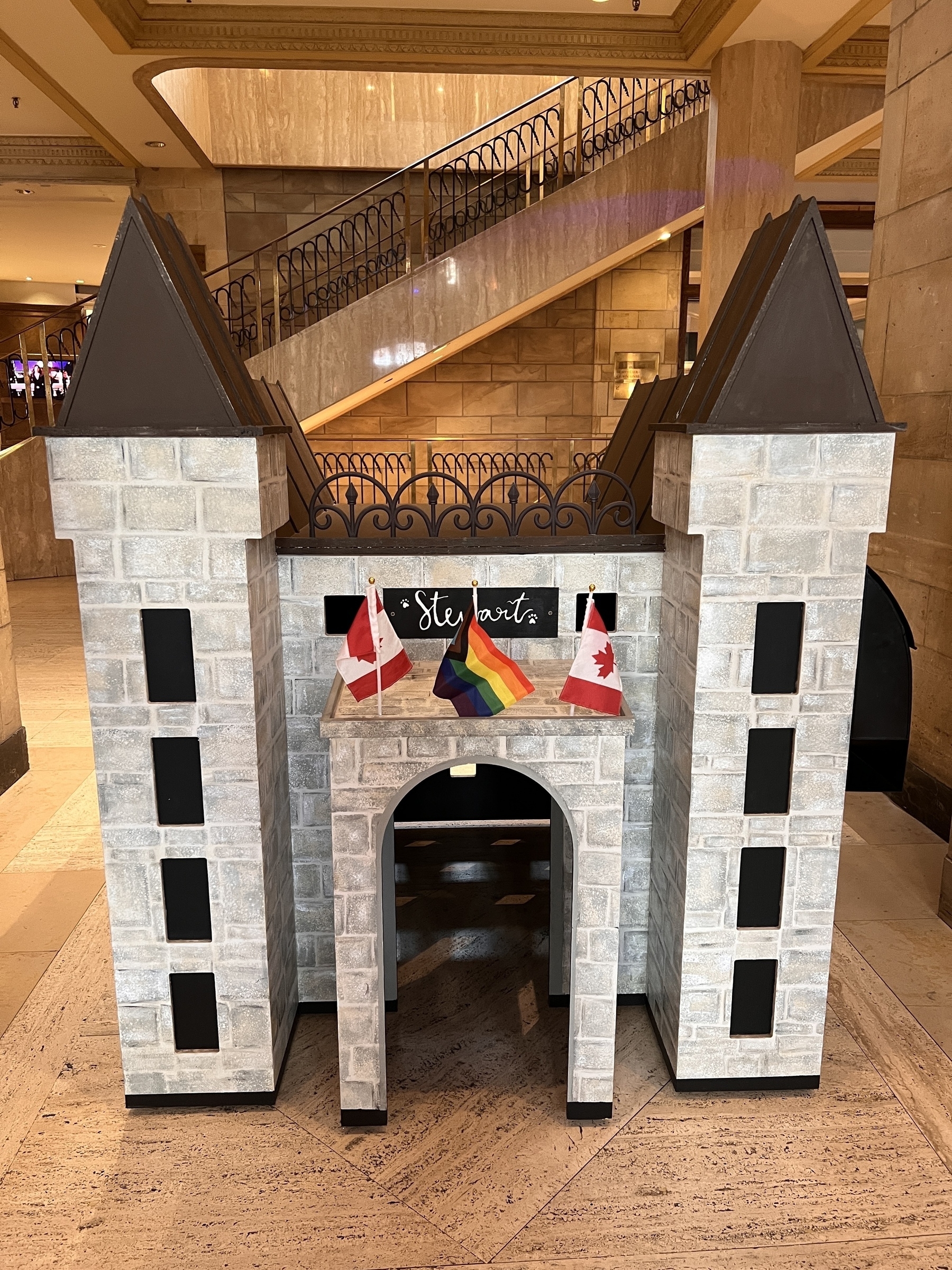 Château shaped dog house 