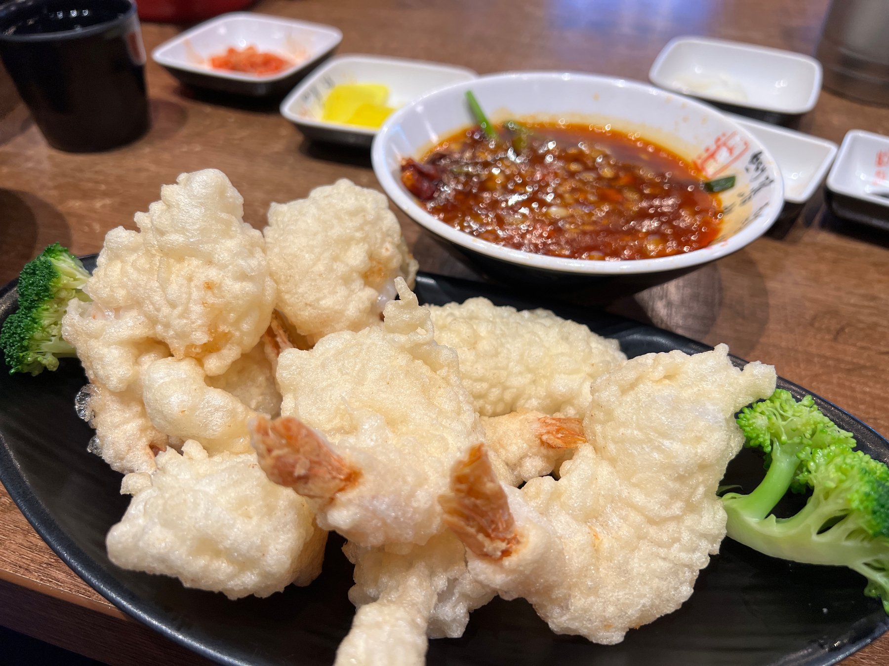 Deep fried prawns with kkanpung sauce