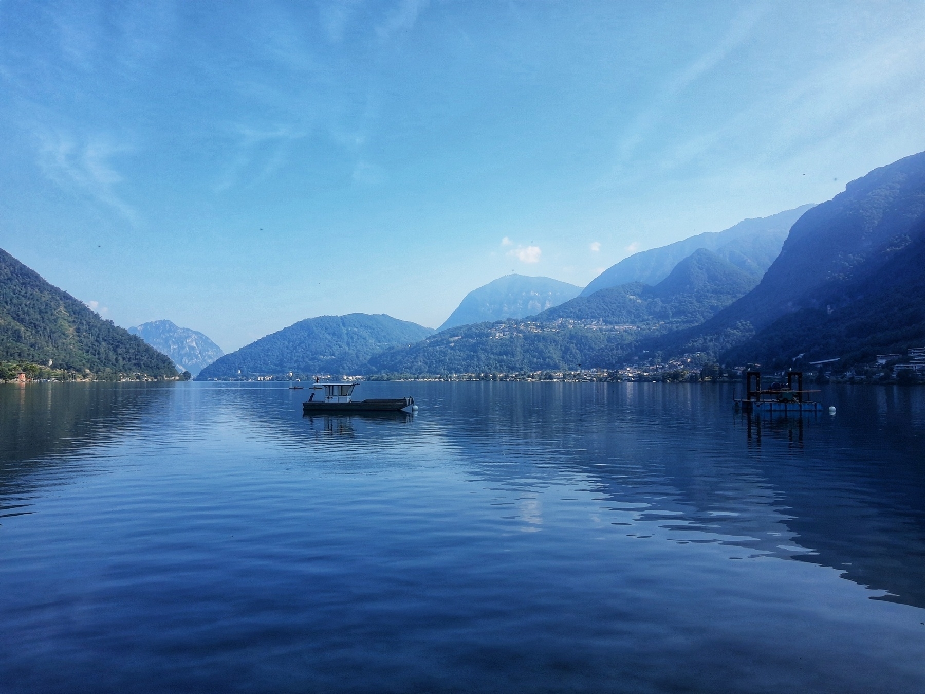 Panorama del Lago di Lugano al mattino