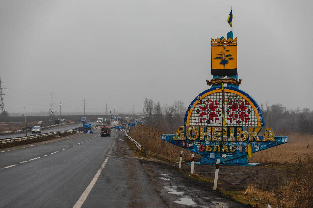 Putin reemphasized full Donetsk control as key to any deal while signaling possible compromises on Zaporizhzhia and Kherson oblasts in Trump call, WP reports