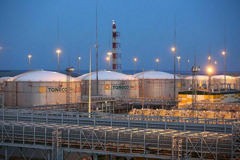 Russia to import gasoline from Asia as nearly 40% of refining capacity shuts down, media reports
