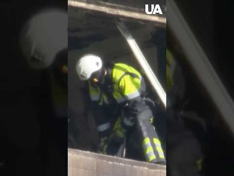 KYIV experiences such an ATTACK for the FIRST TIME – live from the spot of impact! #shorts