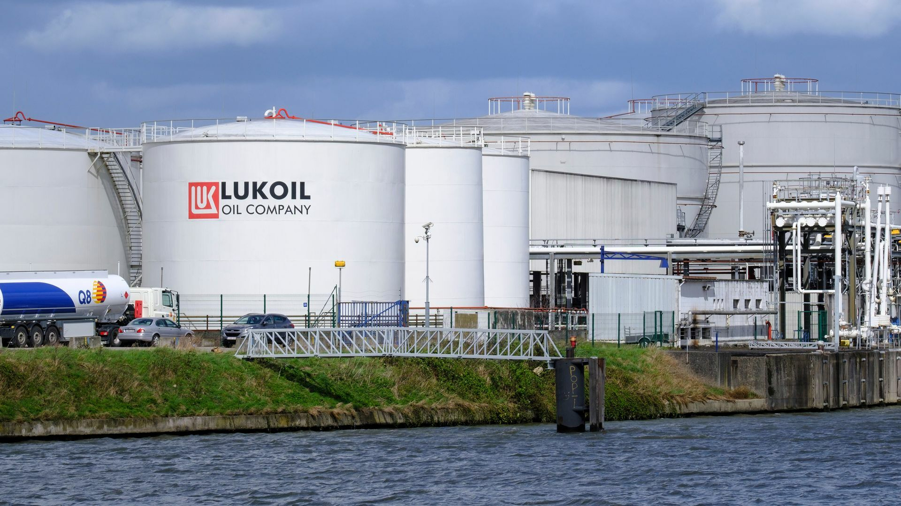 US delays sanctions on Russian oil giant Lukoil, Bloomberg reports