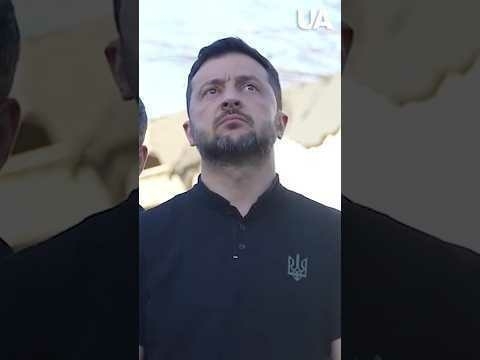 Zelenskyy honored the memory of those who died at the site of the Russian missile hit in Kyiv