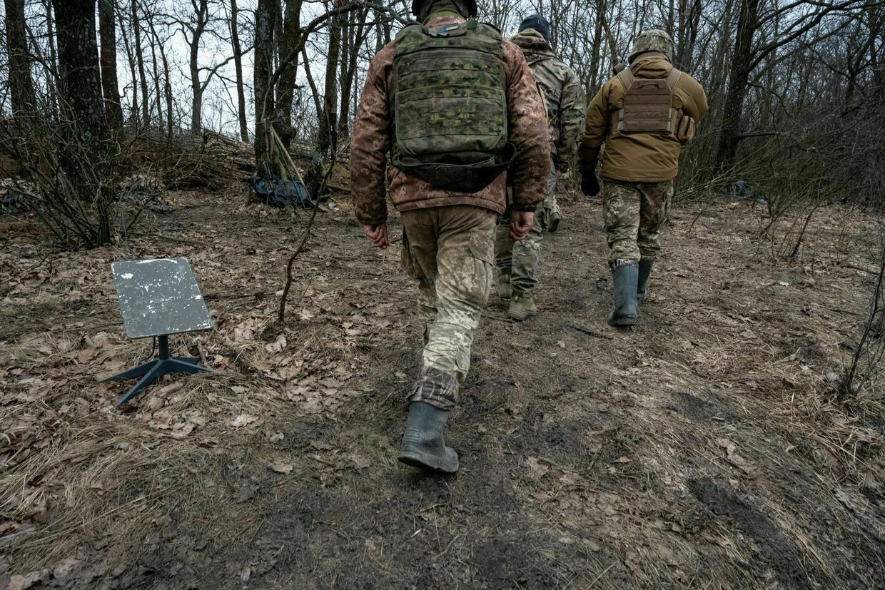 BREAKING: Starlink 'down across the entire front line' in Ukraine as internet service suffers global outage