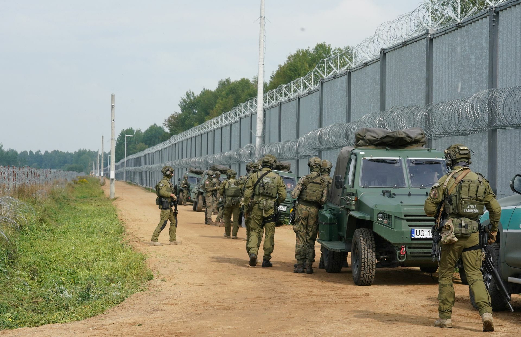 Poland reopens 2 border crossings with Belarus after their years-long closure