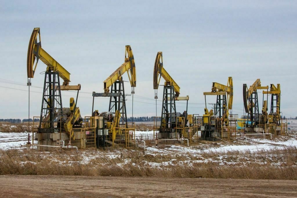 EU ambassadors approve plan to phase out Russian gas, oil by 2028, Reuters reports