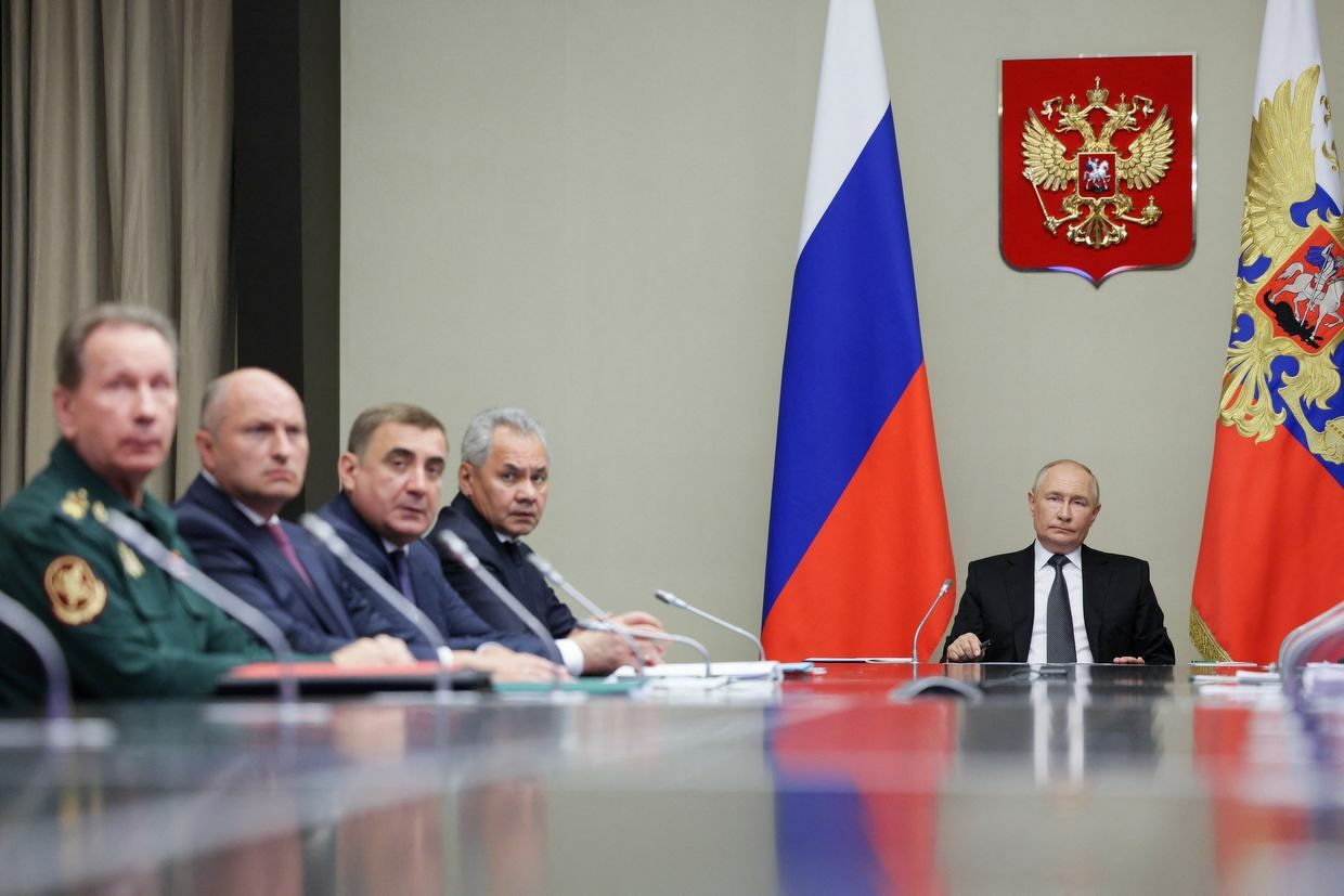 At least 24 relatives of Putin get state-linked jobs, investigative journalists say