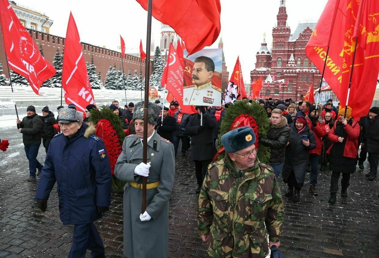 West must show Putin that 'Russia is no longer an empire,' Boris Johnson says