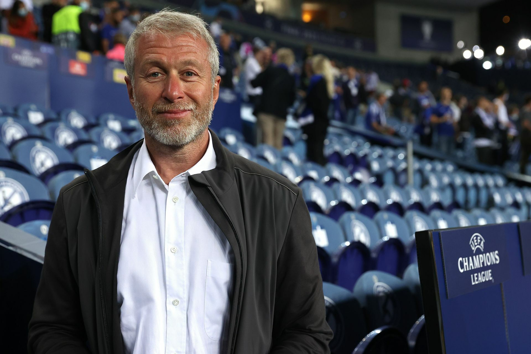 UK tells Abramovich to give Chelsea money to Ukrainian cause or face legal action