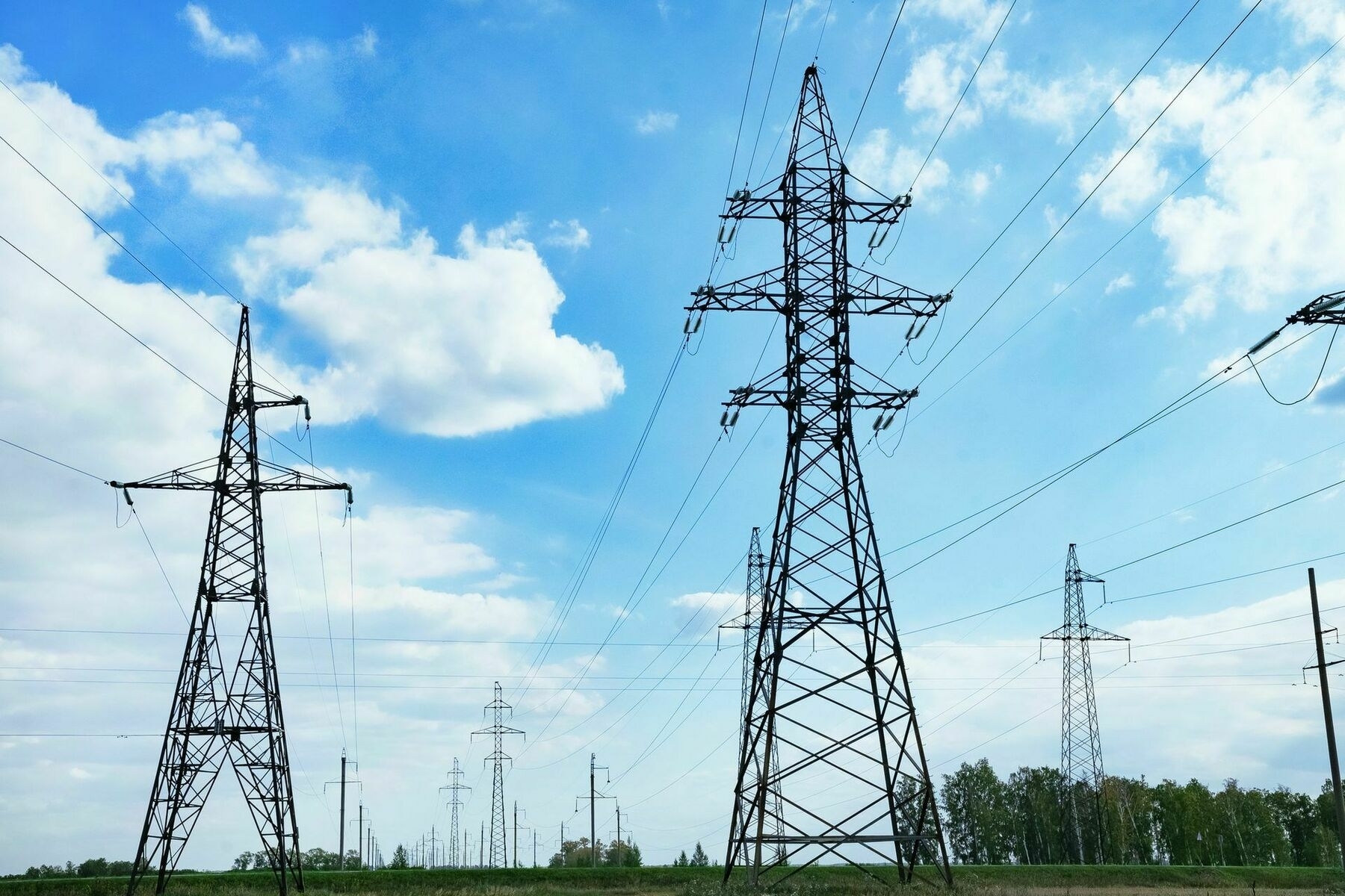 Russian electrical substation ablaze in Volgograd Oblast after drone strike, governor says