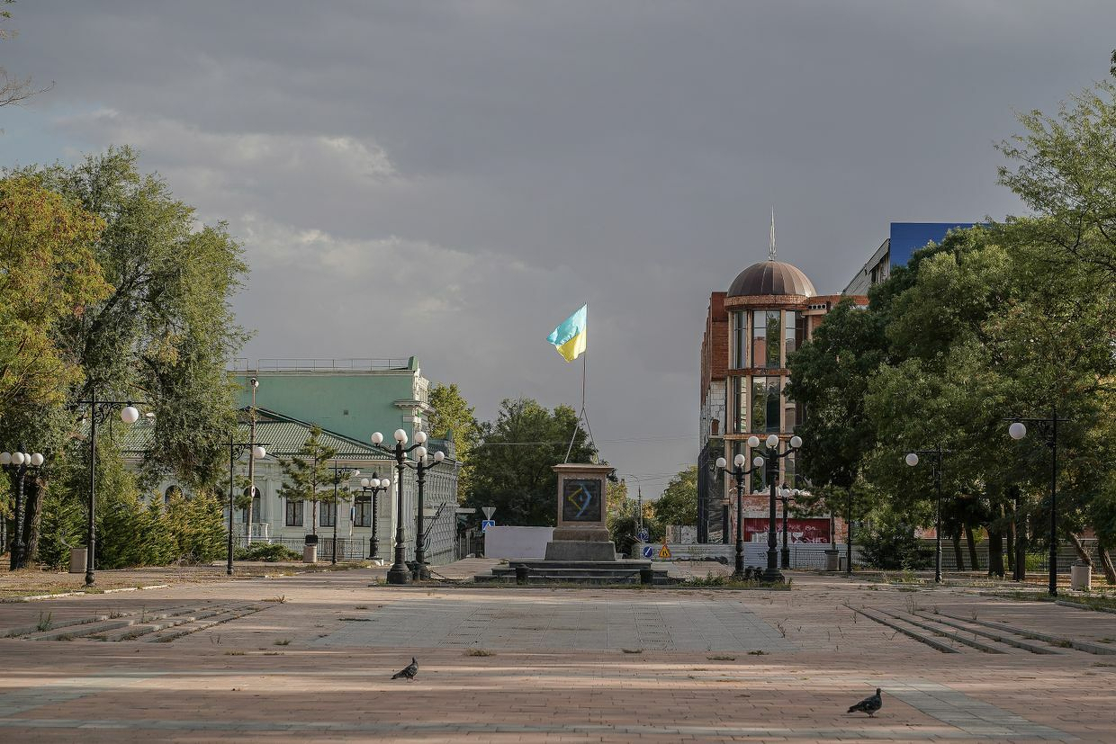 Russian strikes on Kherson heating plant leave over 40,000 residents in the cold