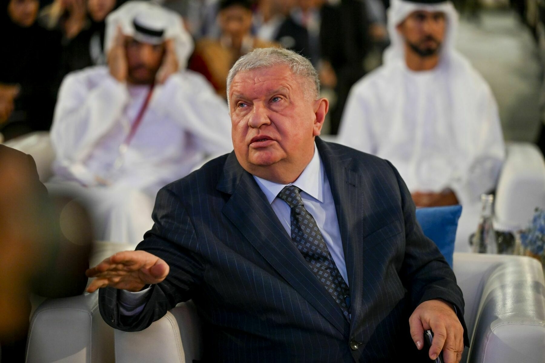 Russia's Rosneft net income plummets 68%, Reuters reports