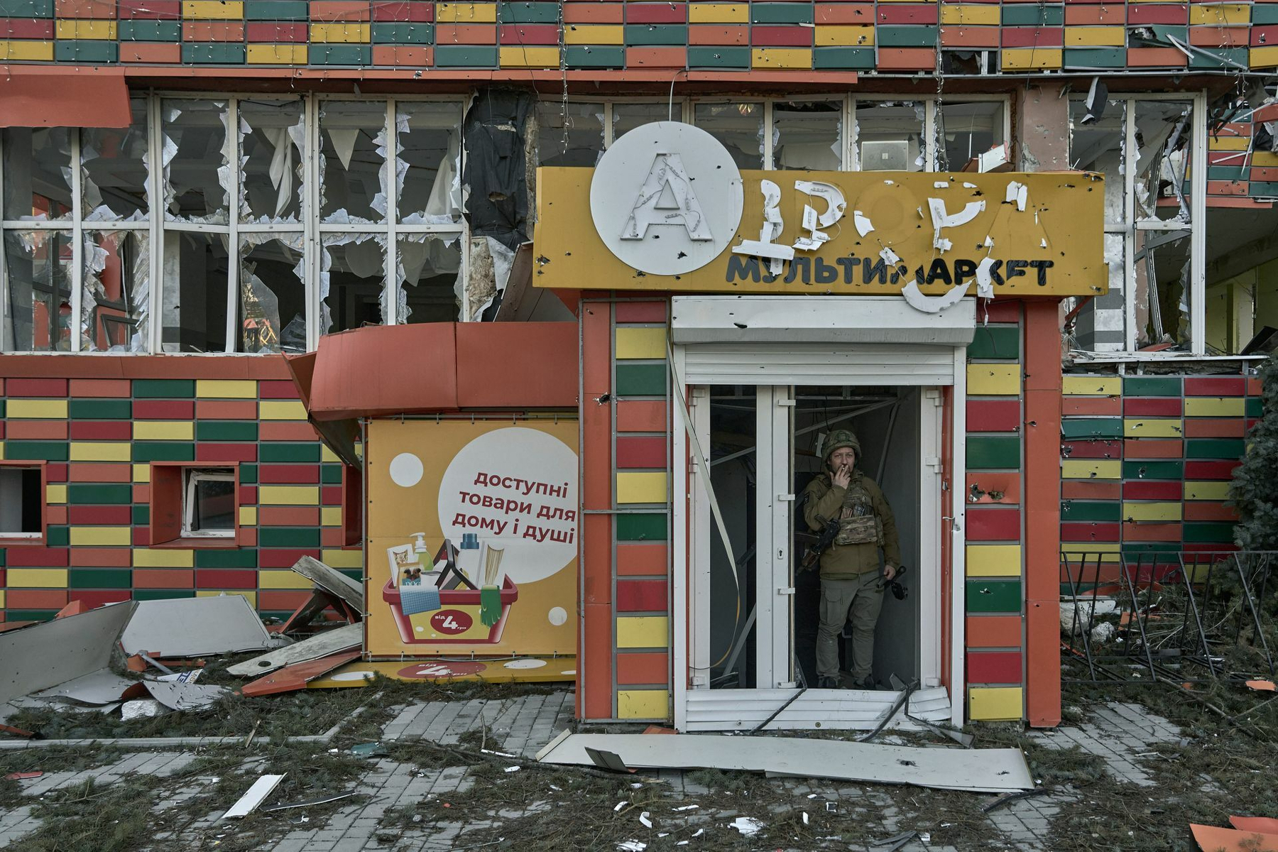 Ukraine will not accept any peace deal requiring territorial concessions, Syrskyi tells UK broadcaster