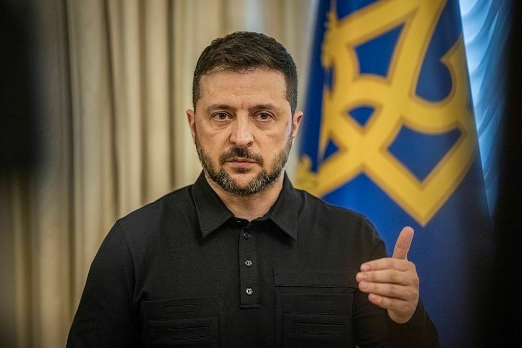 Ukraine, US planning major arms deals, Zelensky says