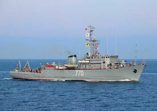 Ukraine war latest: 3 Russian ships hit, 3 sailors killed in Ukrainian strike on Black Sea port, SBU source says