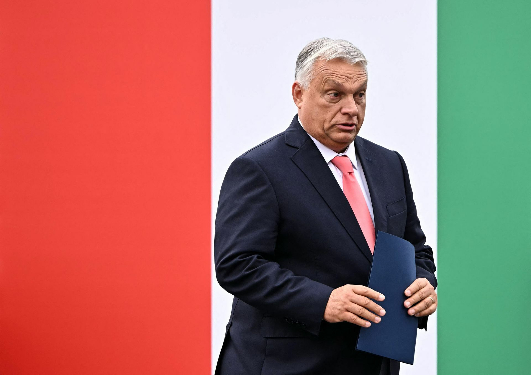 'Taking hostages and stealing money' — Sybiha says Hungary detained Ukrainian banks employees with cash shipments