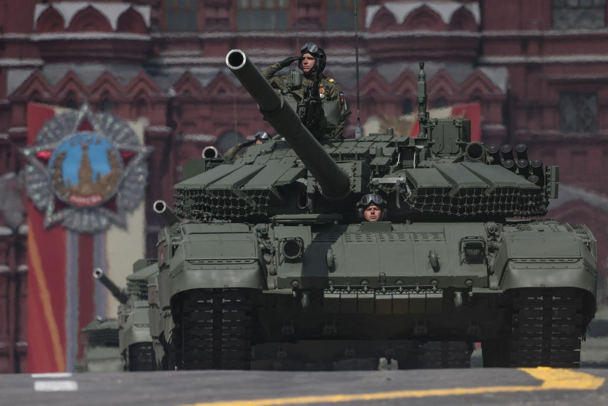 Putin increases Russia's regular army personnel to nearly 2.4 million