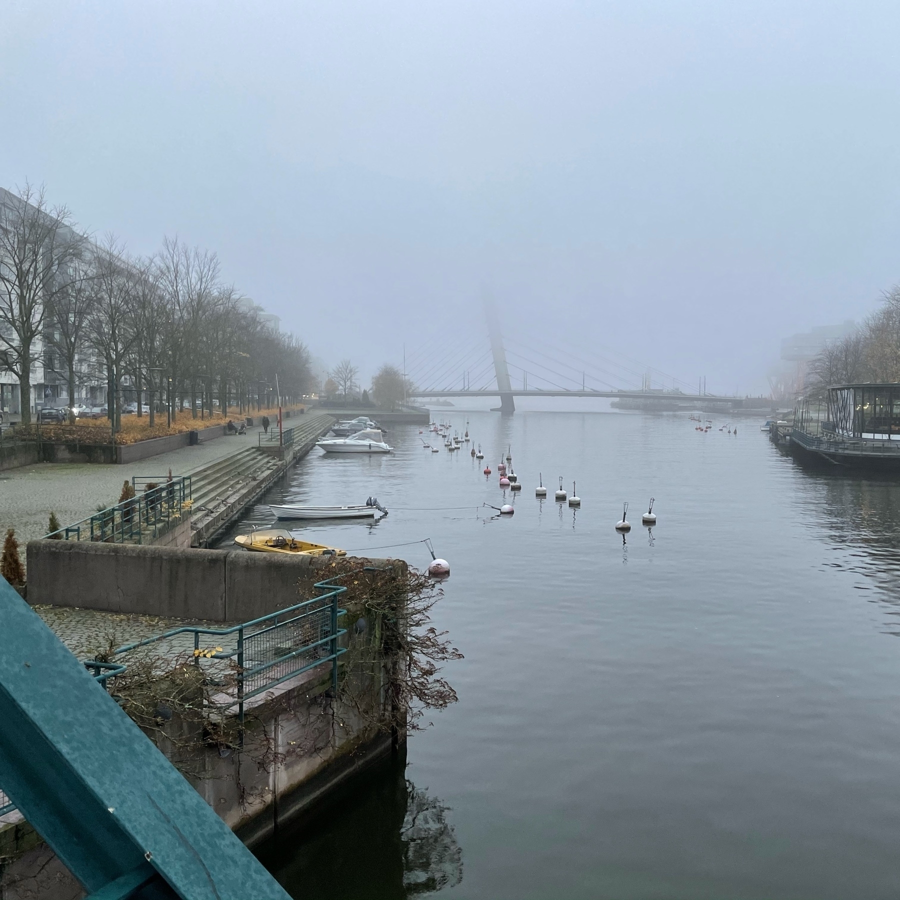 fog, motor boats, fog