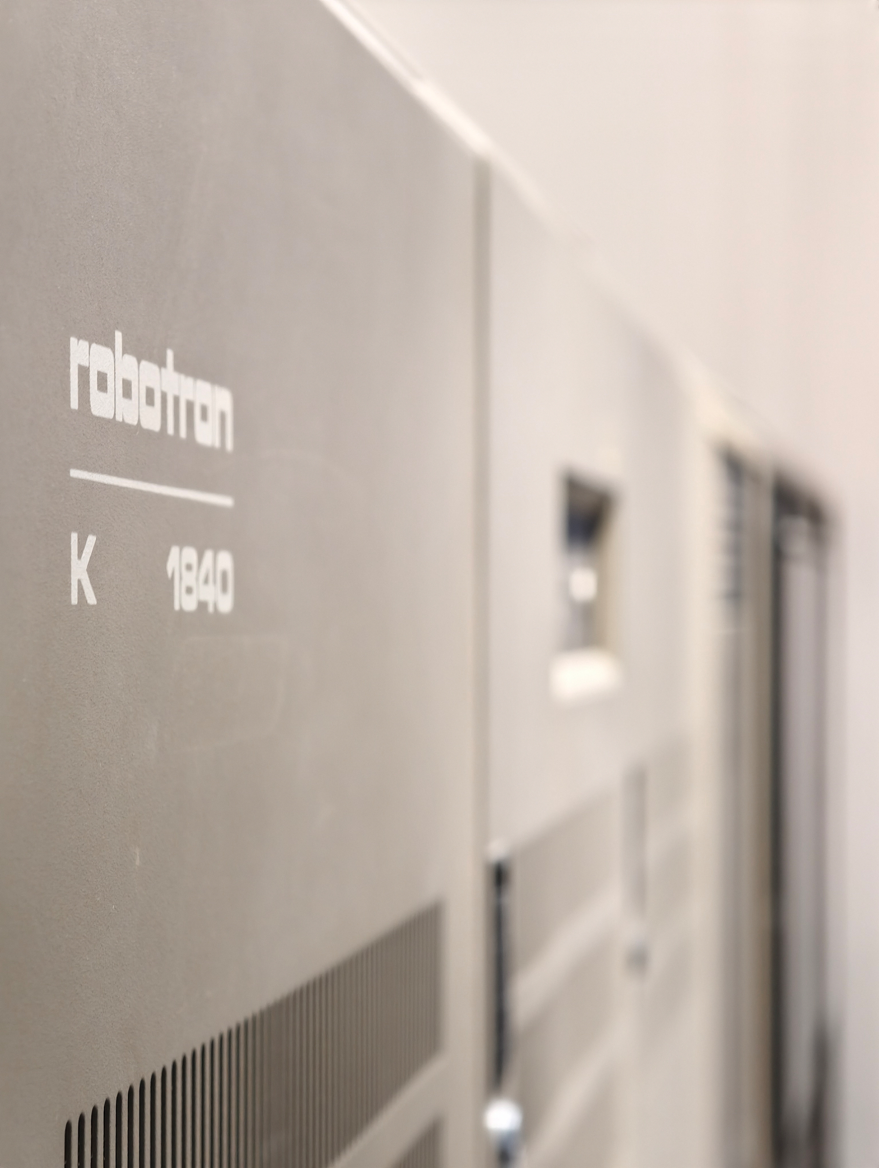 A snapshot from an 1980s Robotron machine from the Technische Sammlung Dresden, where we started. It's a grey picture of a grey machine, excitingly boring 