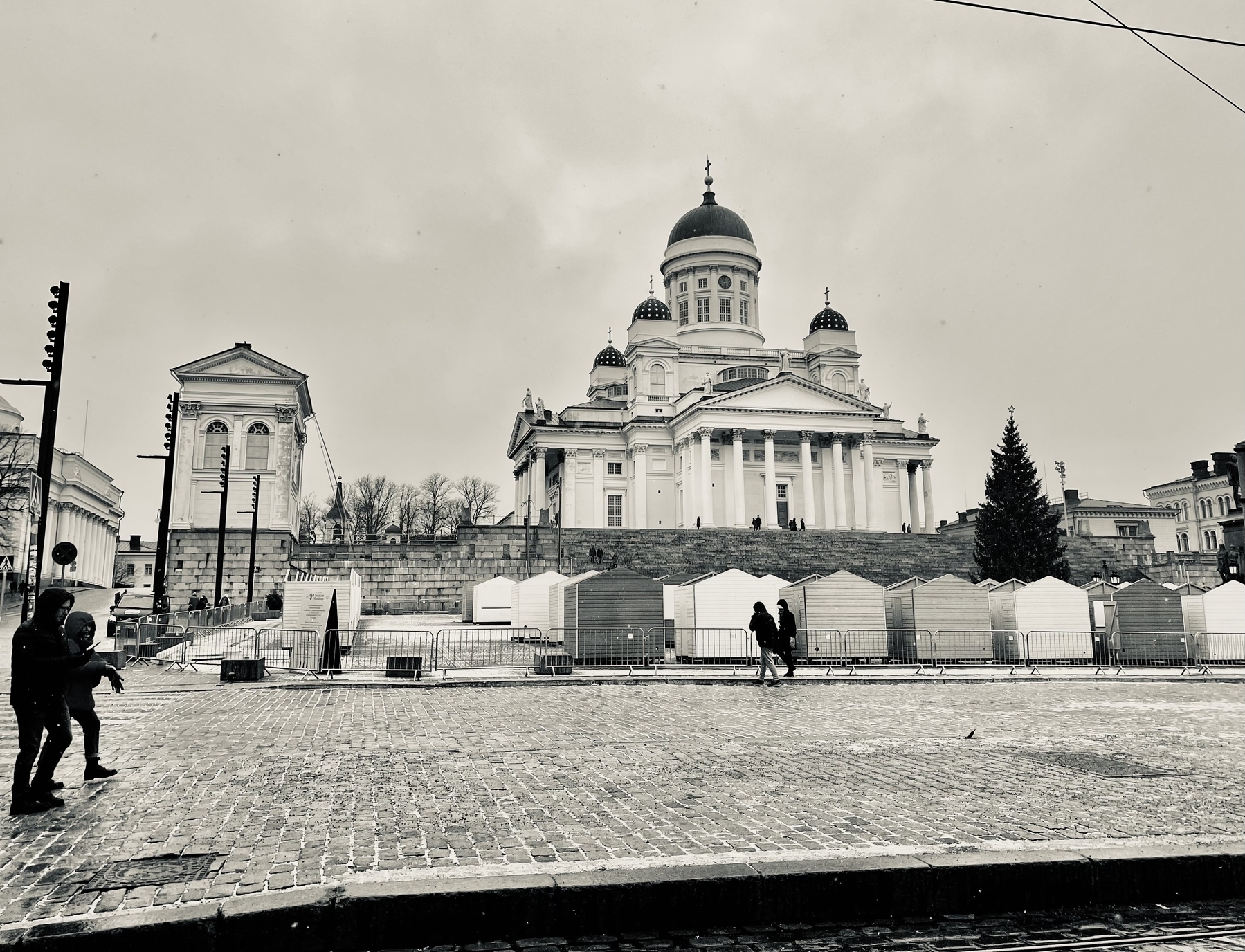 First snow in Helsinki’s Senate Square 