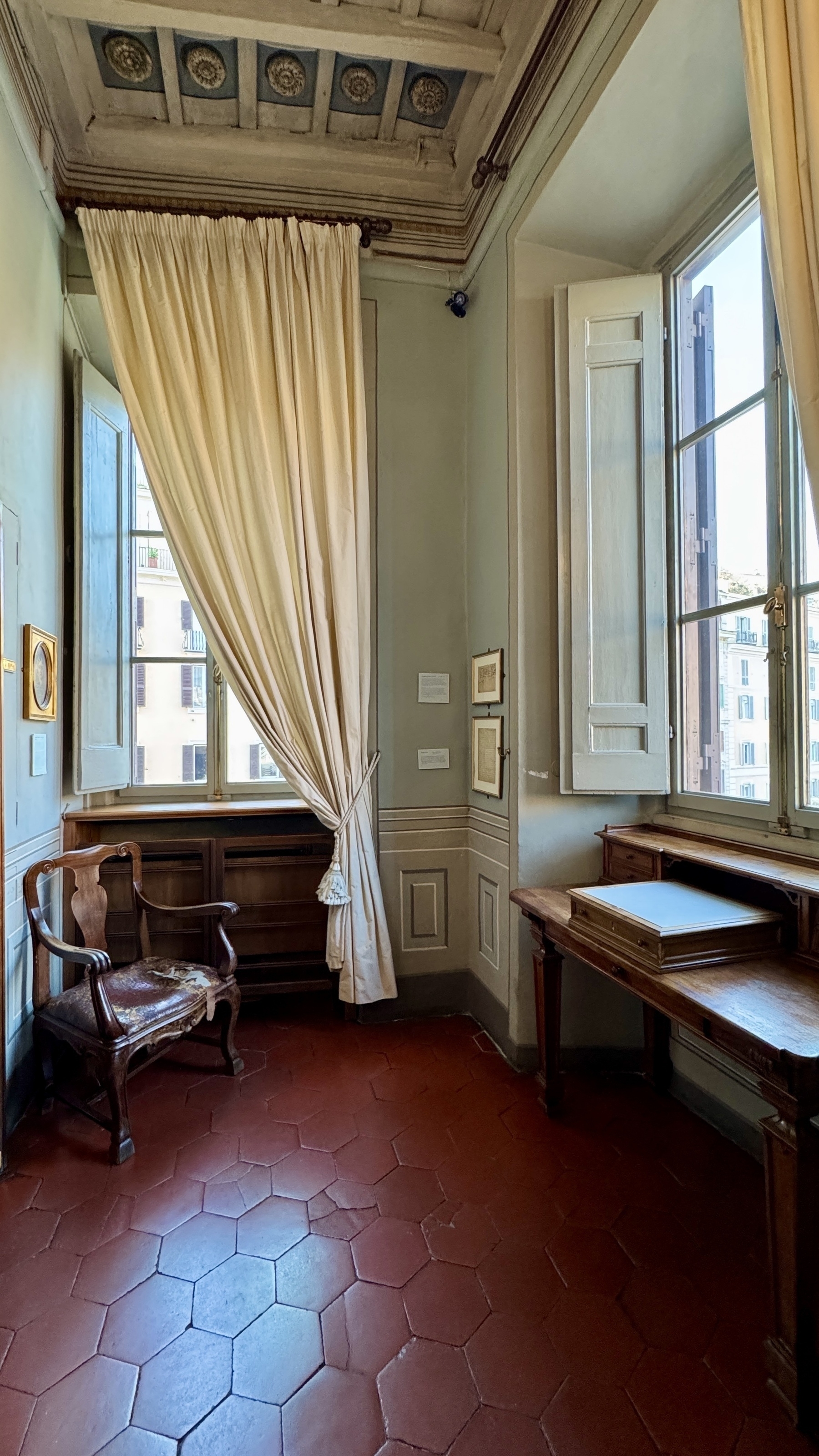 The room in Rome where John Keats died.