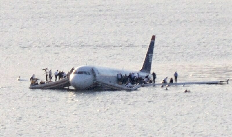 aeroplane in the river hudson