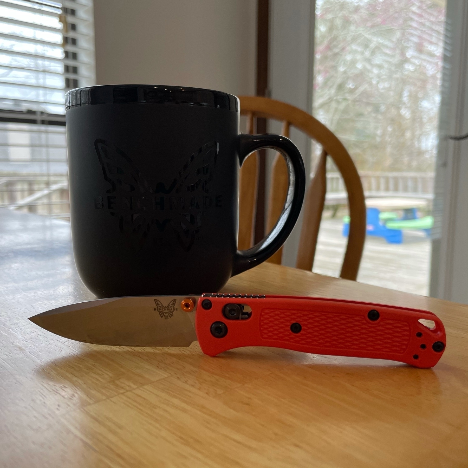Benchmade mug and 533 Mini Bugout