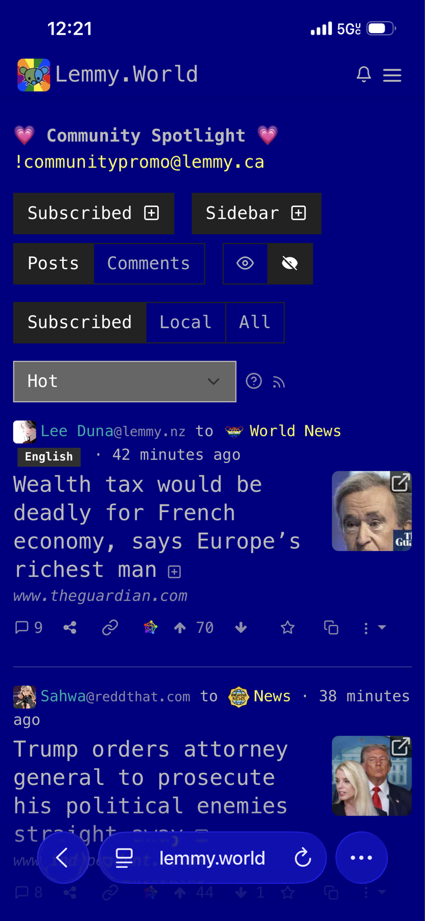 Screenshot of Lemmy.world using the hard blue, monospaced i386 theme