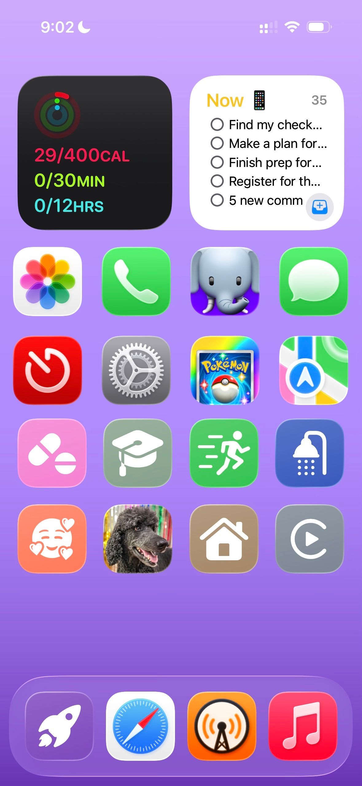 An iOS home screen in Large icon mode without labels under the icons, showing the same thing as the Small icon mode screenshot before this.