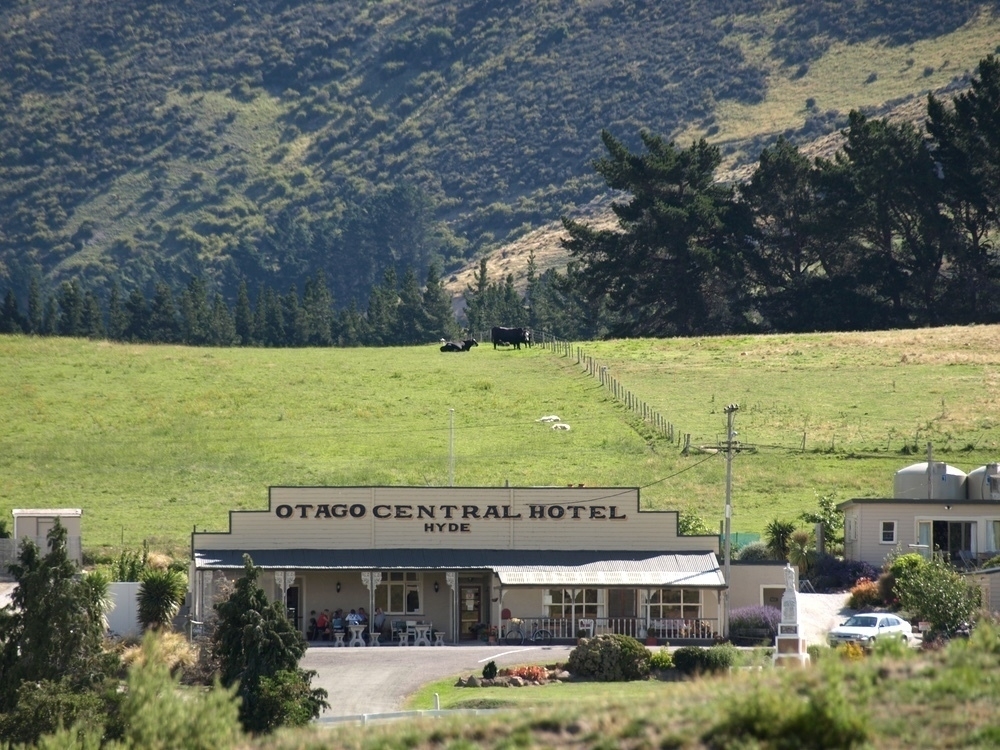 the Otago Central Hotel, Hyde