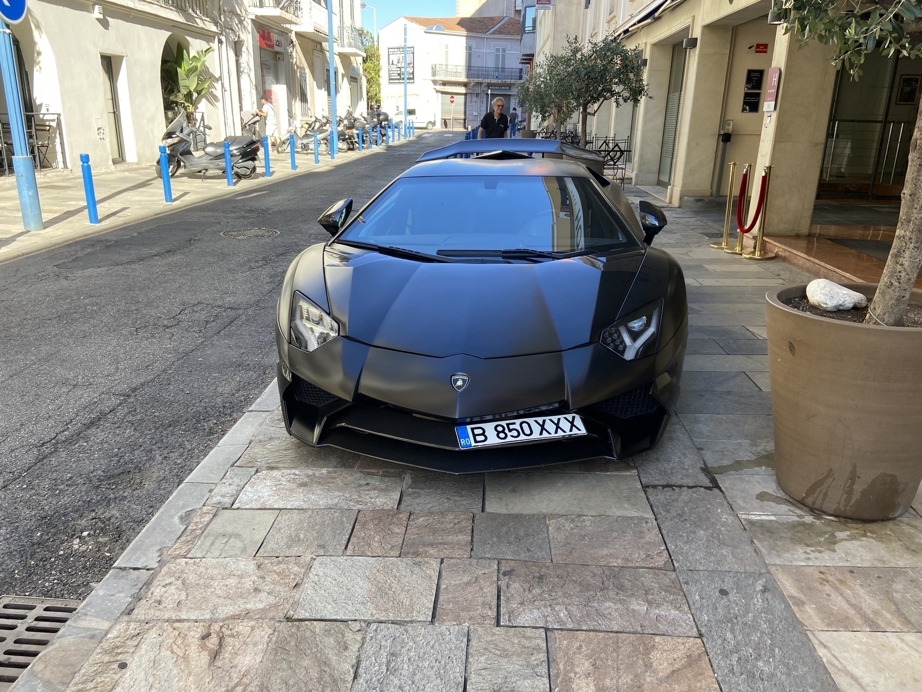 Whoever parked this Lamborghini at my hotel forgot to leave the keys for me.