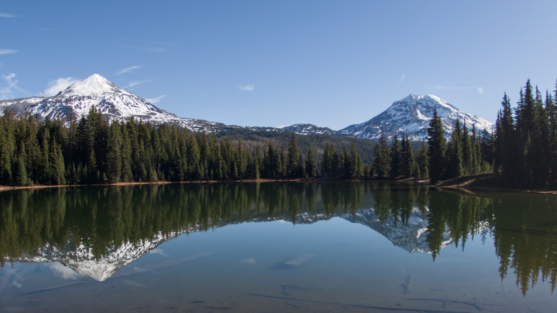 mountains behind a lake