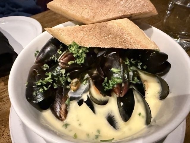 Mussels blk shp.