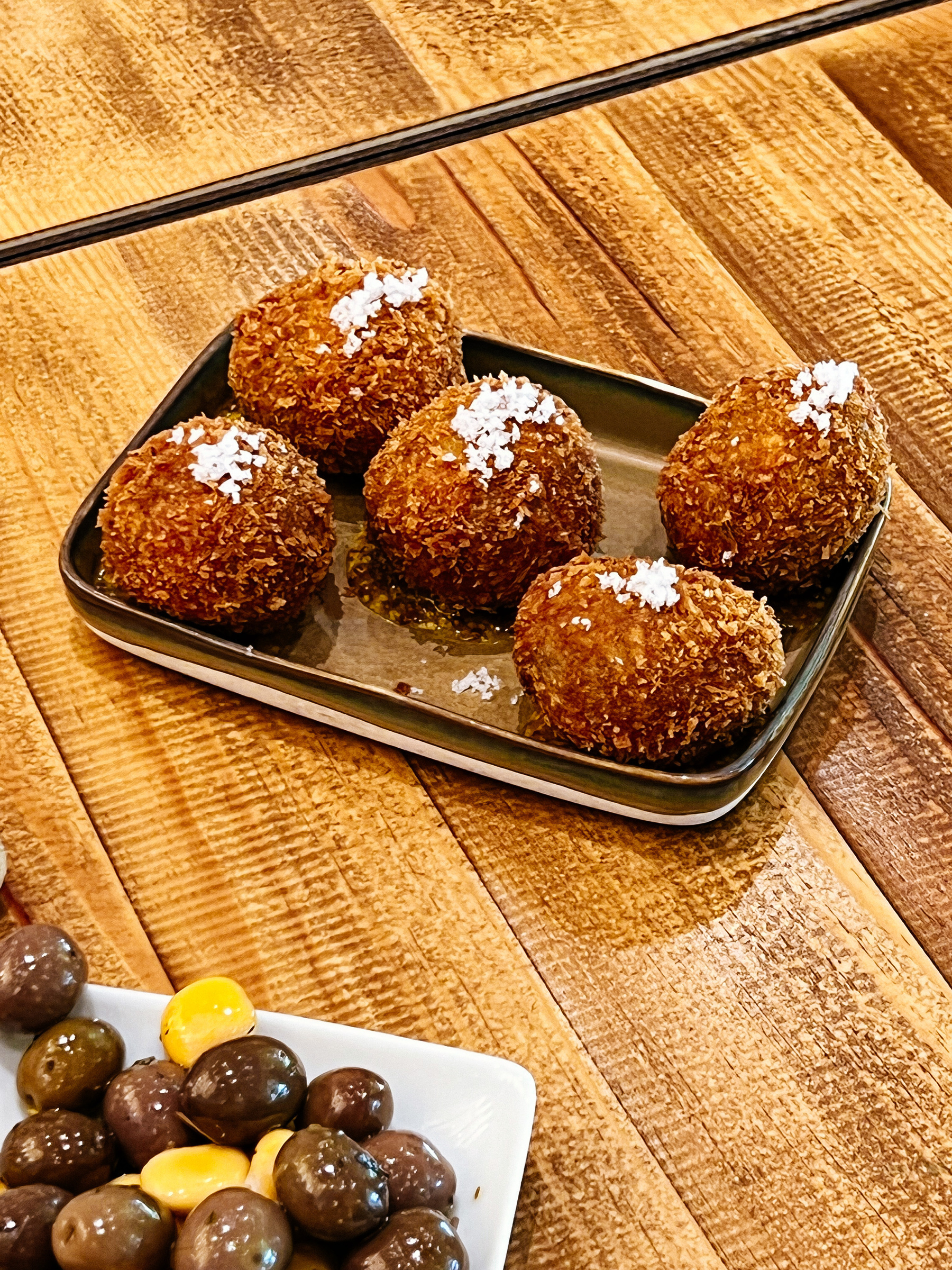 Olives and croquettes 