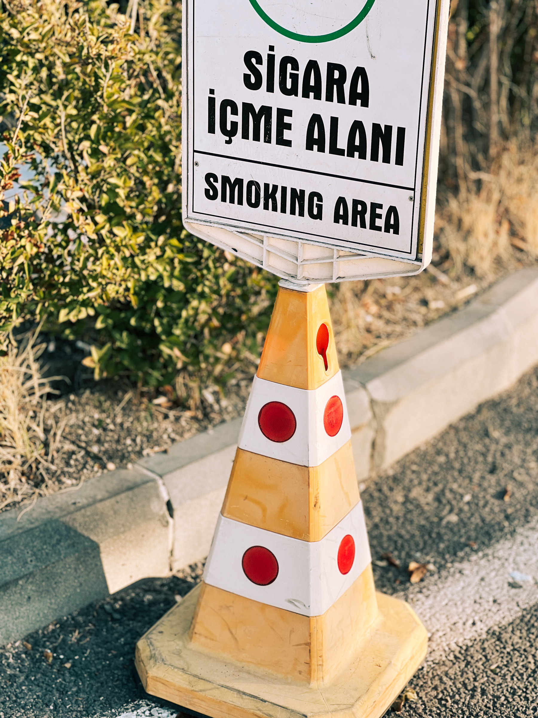 Smoking area sign.