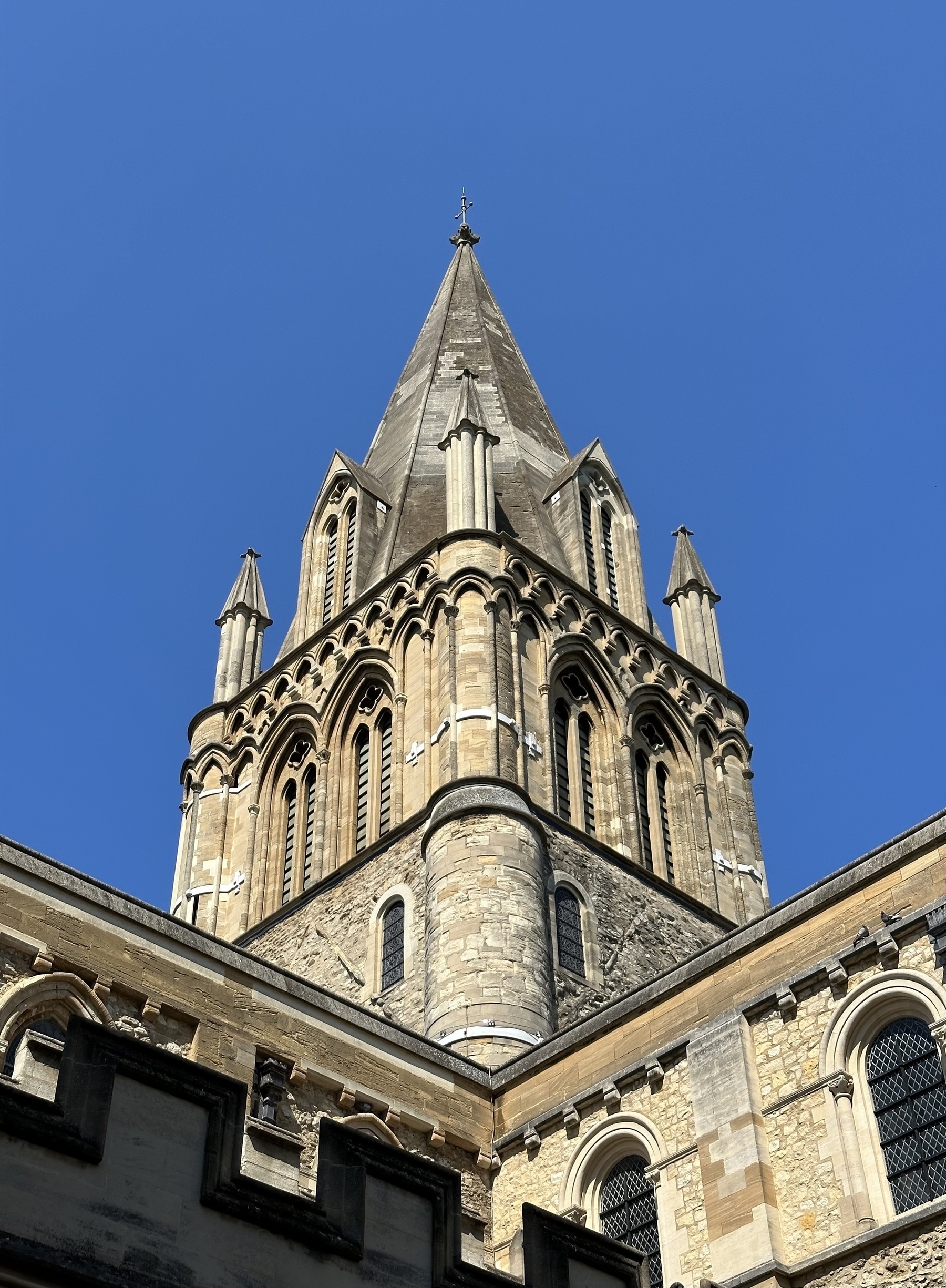 The central stone tower of Christ Church cathedral in Oxford.
