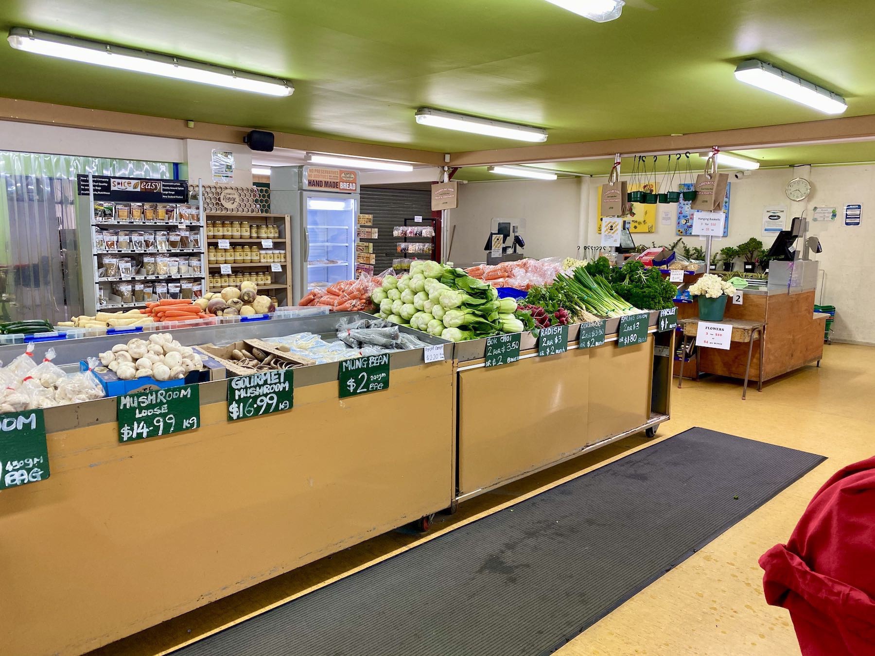 More vegetables and the till area. 