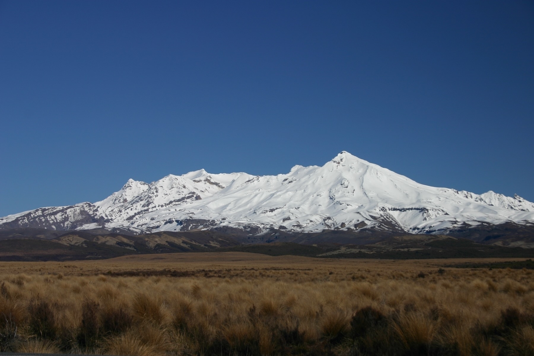 Snowy mountain in central North Island, Aotearoa New Zealand. 