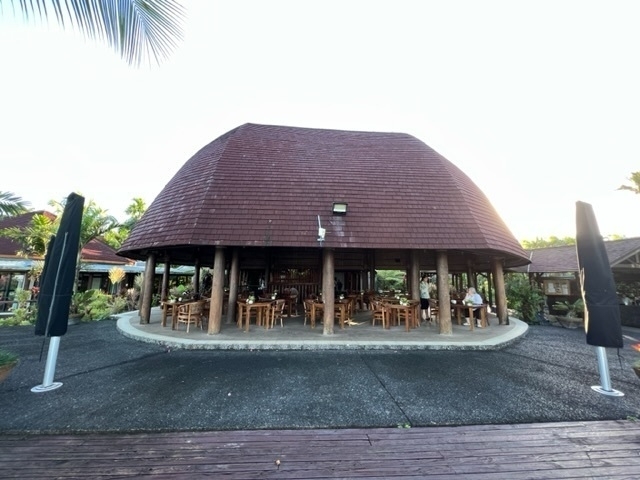 The dining fale. 