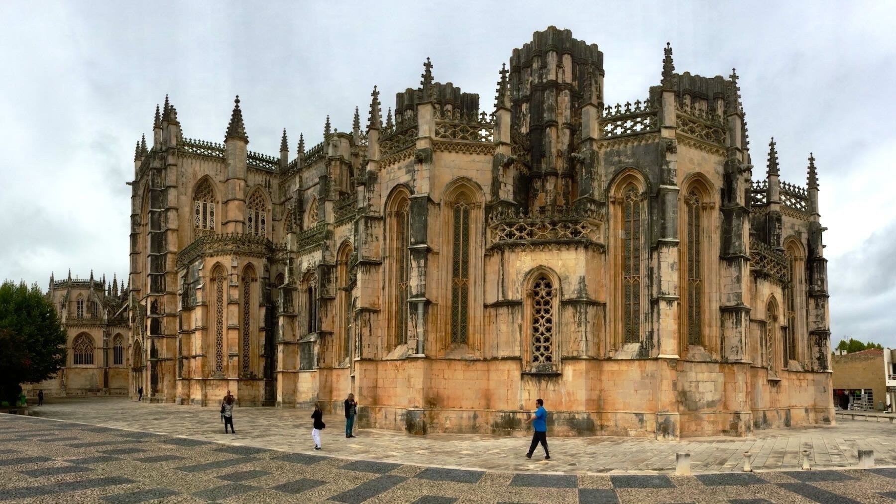 Batalha Monastery - a reddish coloured Gothis cathedral. 