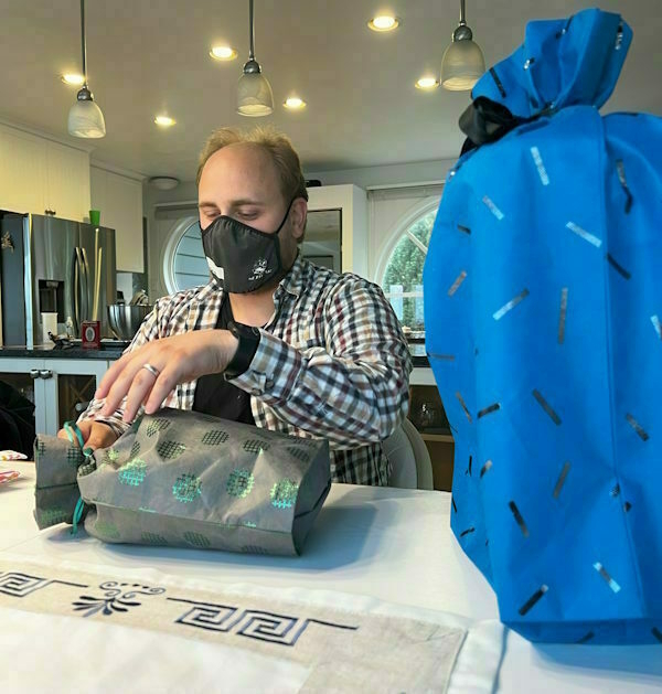 Unwrapping presents