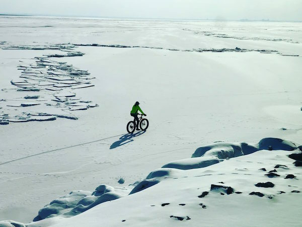 Ice biker