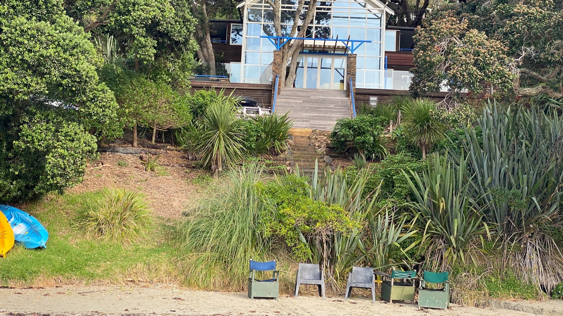 Oneroa Beach - 4 random chairs