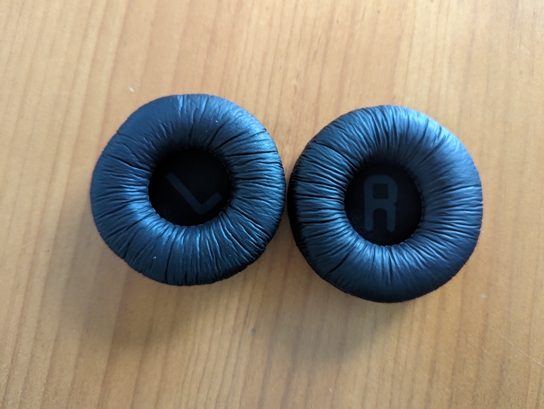 New set of ear-cups for a JBL E-series bluetooth headphones
